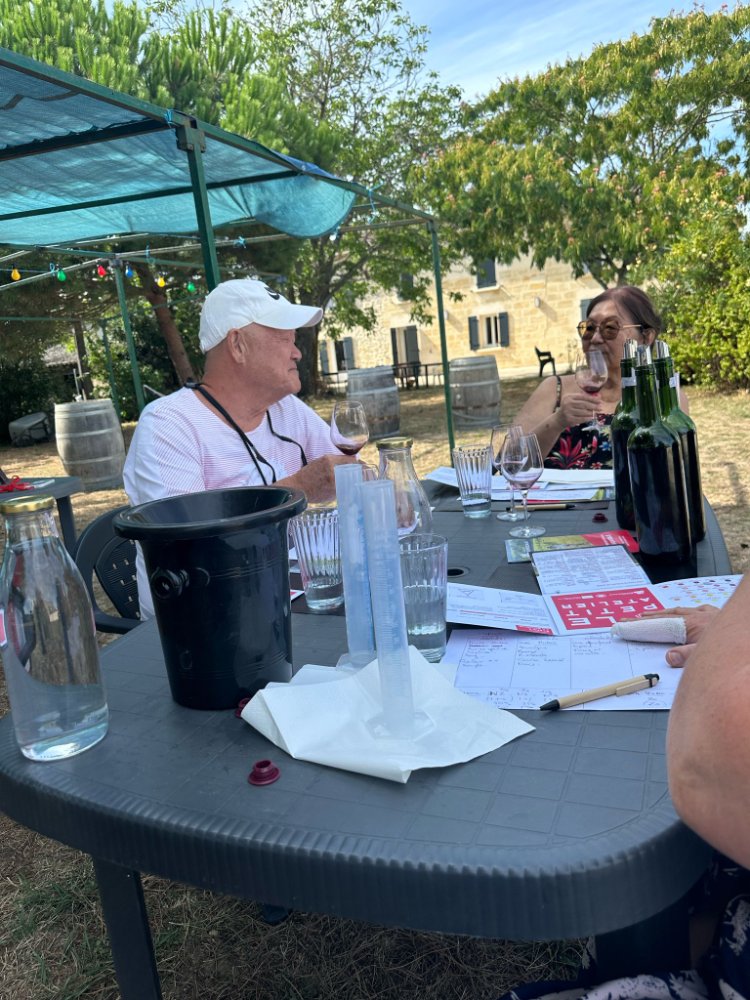 Aire camping-car � Belv�s-de-Castillon (33350) - Photo 4